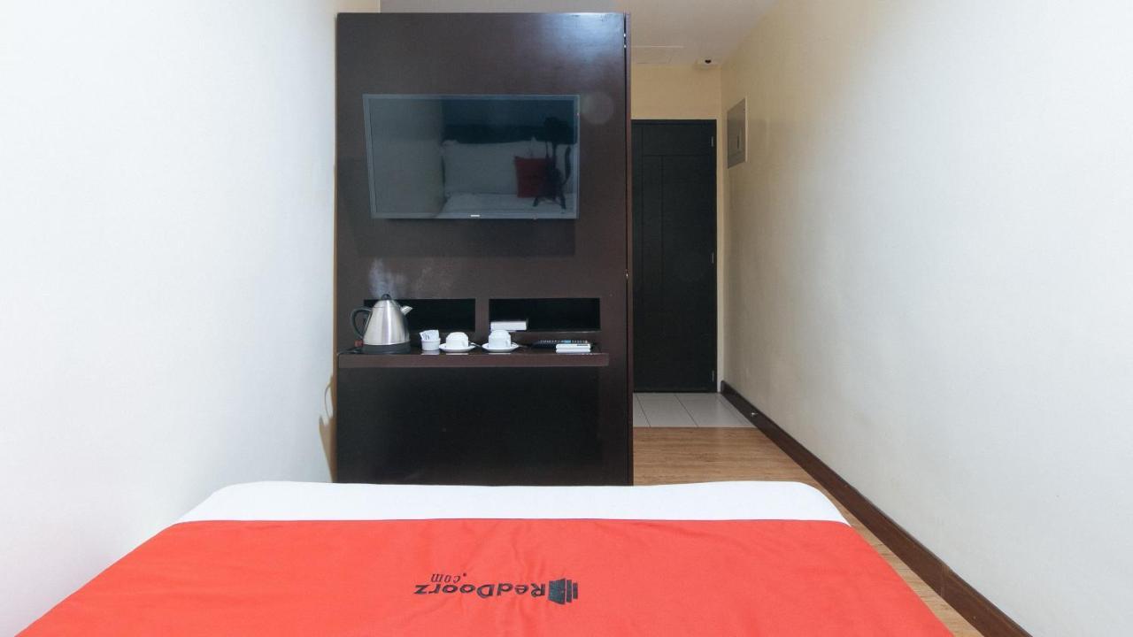 Reddoorz @ Gardenview Hotel Gtower Angeles Exterior foto
